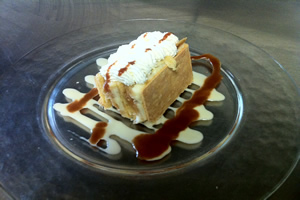 Millefeuille de pommes caramélisées par la lucques traiteur de Béziers